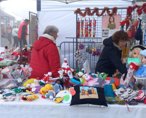 Nieul-Gym-Loisirs : stand Aiguilles Passion au marché de Noël 2024 de Nieul-sur-Mer.